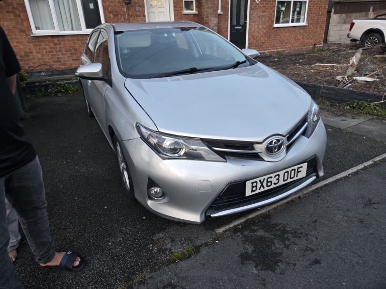 Toyota, AURIS, Hatchback, 2013, Manual, 1329 (cc), 5 doors