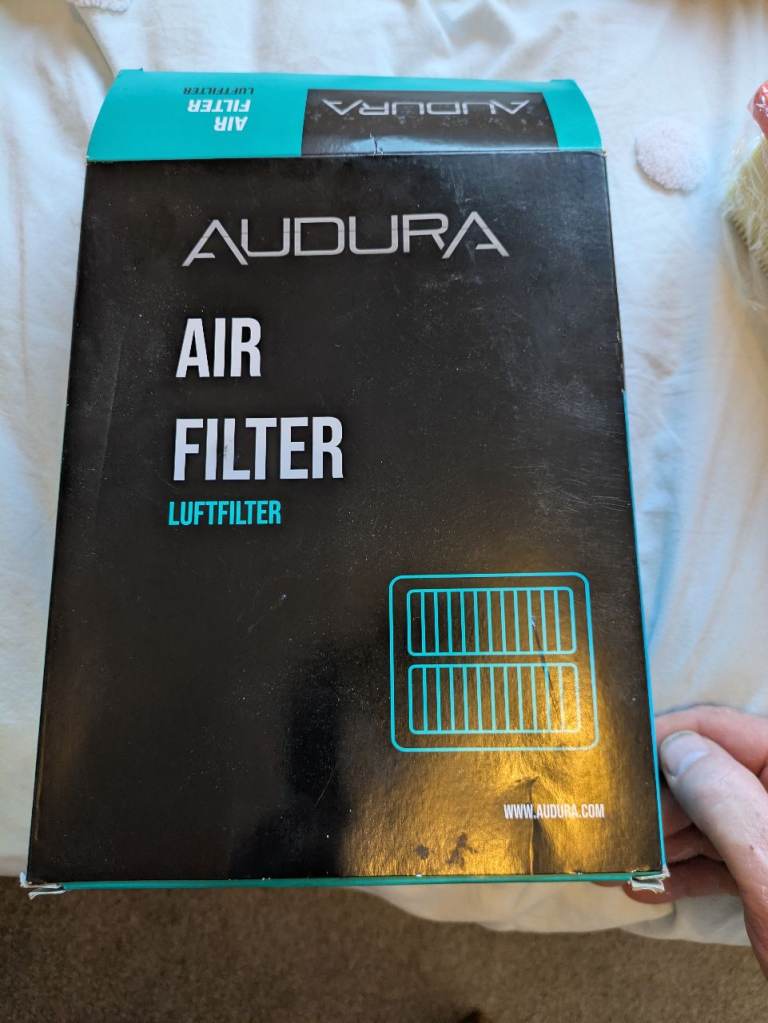 Car air filter & oil filter to suit Renault K4M Scenic, Clio, Laguna etc 1.6 petrol. Adura 50273521U