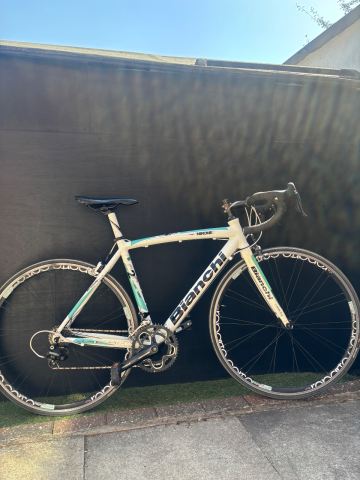 bianchi c2c via nirone 7 alu hydro carbon road bike Shimano Claris 8-Speed Its well Bianchi All Hydro Via Nirone