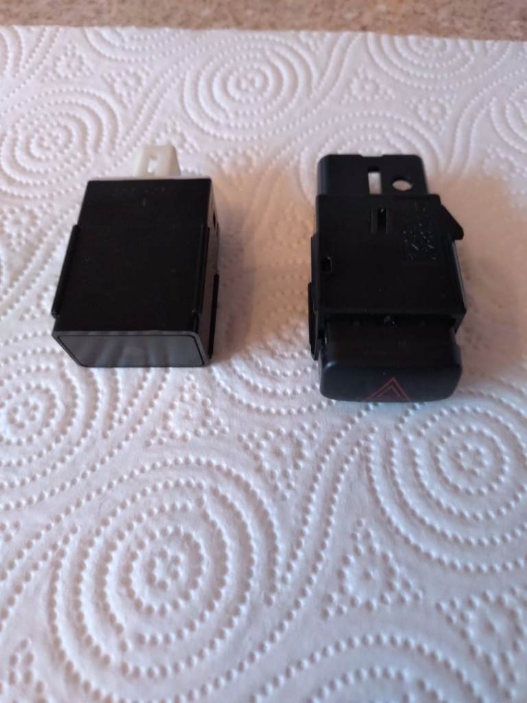 *** FOR SALE *** Toyota Corolla E11 hazard light switch and immobilizer light 