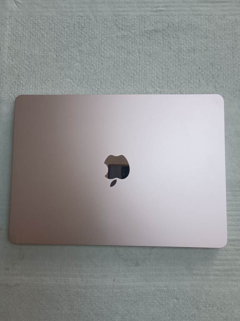 MACBOOK AIR 13.6 INCH 8G APPLE M2 CHIP (CRACKED SCREEN)