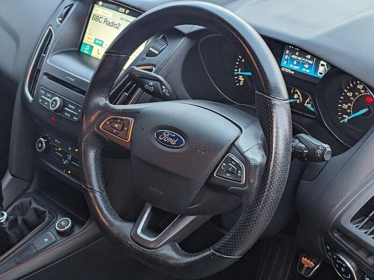 2018 Ford Focus 1.0 EcoBoost 140 ST-Line Navigation 5dr HATCHBACK PETROL Manual