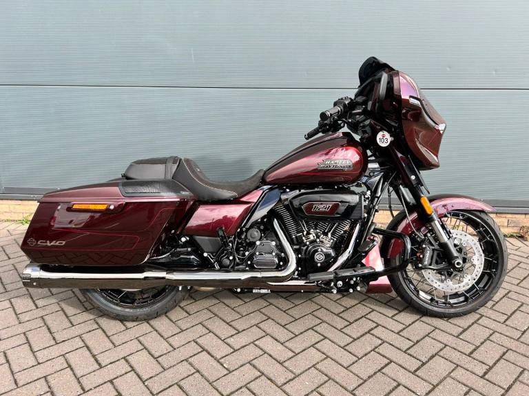 2025 Harley-Davidson CVO STREET GLIDE Custom Cruiser Manual