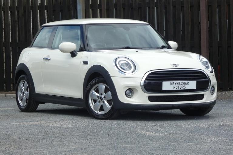 MINI Hatch Cooper Classic Hatchback Petrol Manual