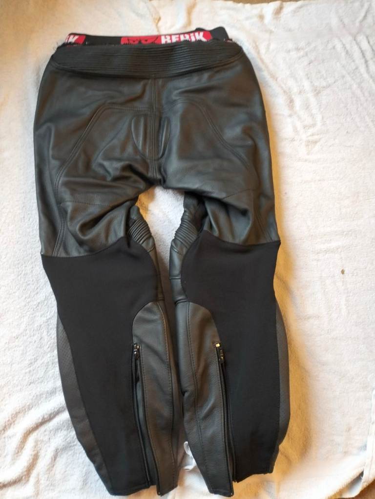Berik Ls2-8323 2pc Leather Mens Motorcycle Suit Size Medium 32" Waist 42" Chest
