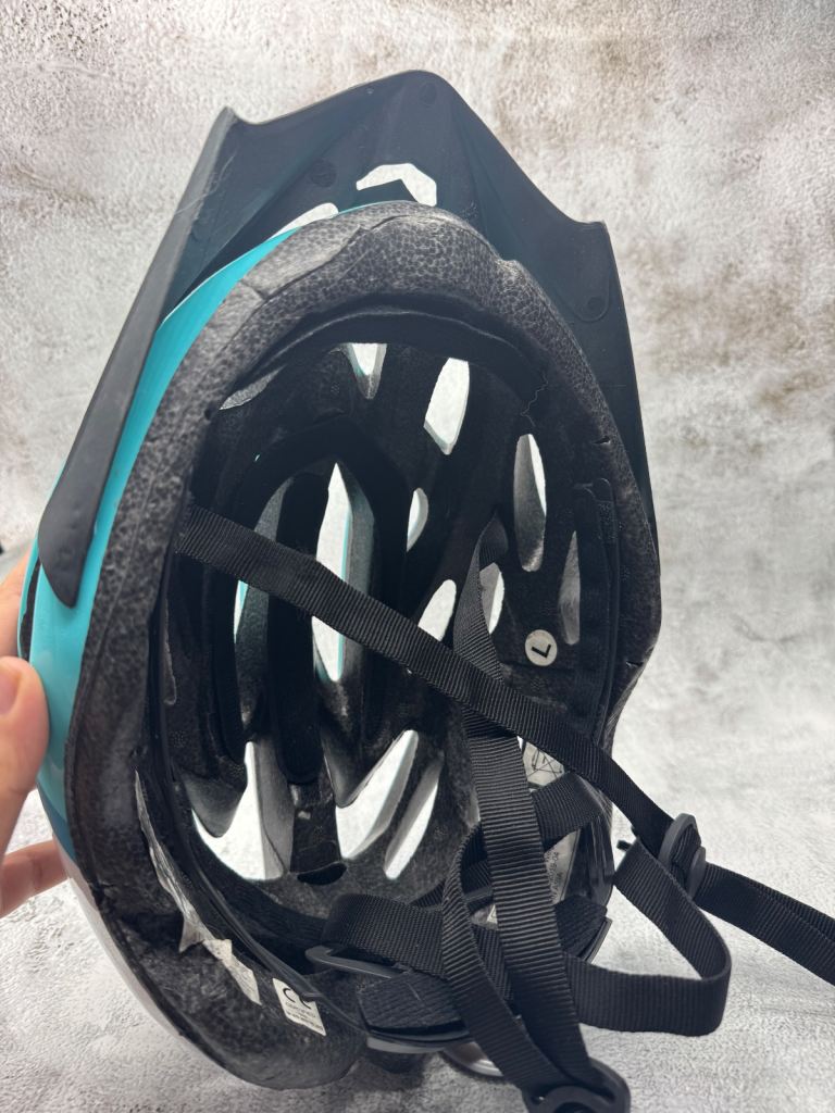 Deliveroo cycling helmet 