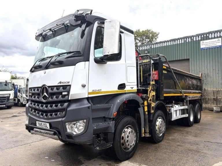 2015 MERCEDES AROCS 3240 8X4 GRAB TIPPER