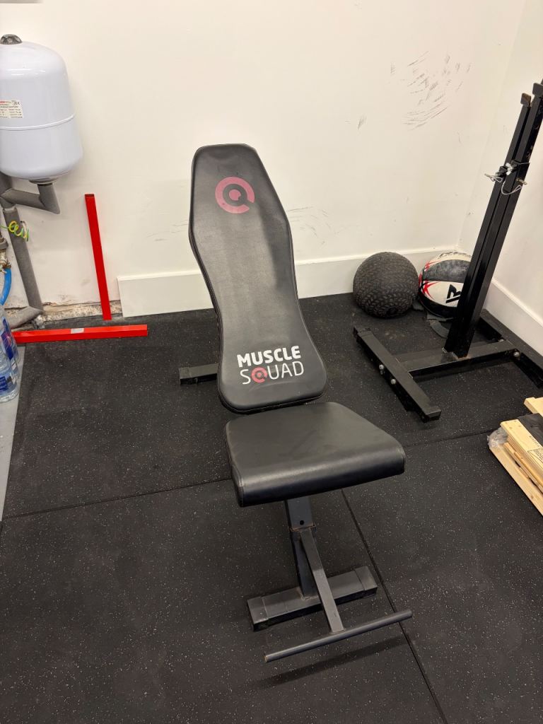 MUSCLE SQUAD Adjustable Weight Bench – Good Condition