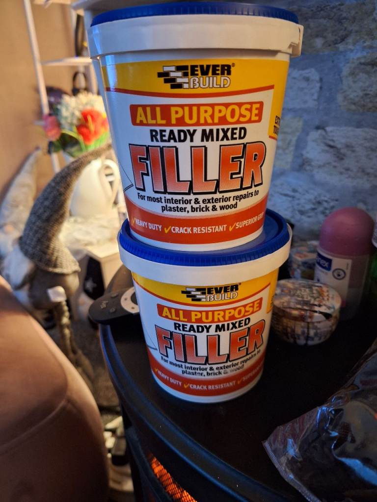 2x pots of all purpose wood filler 1kg each