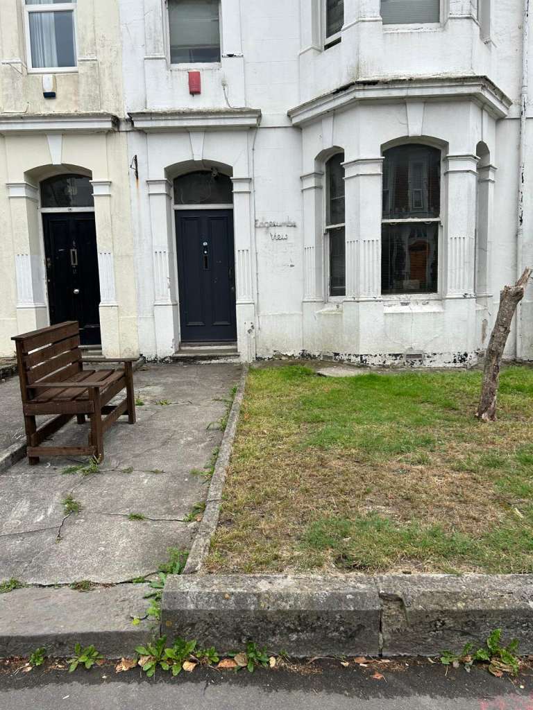 Room to let £130 pw Lipson Road Plymouth 