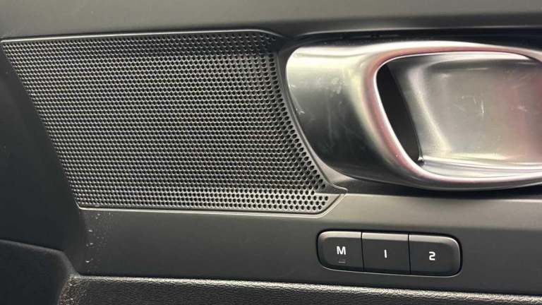 2025 Volvo EC40 Single Motor Extended Range 78kWh Plus SUV 5dr Electric Auto (252 ps) ESTATE Elec...