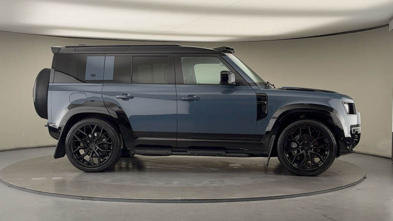 2022 Land Rover Defender 110 3.0 D300 MHEV X-Dynamic HSE SUV 5dr Diesel Auto 4WD Euro 6 (s/s) (30...