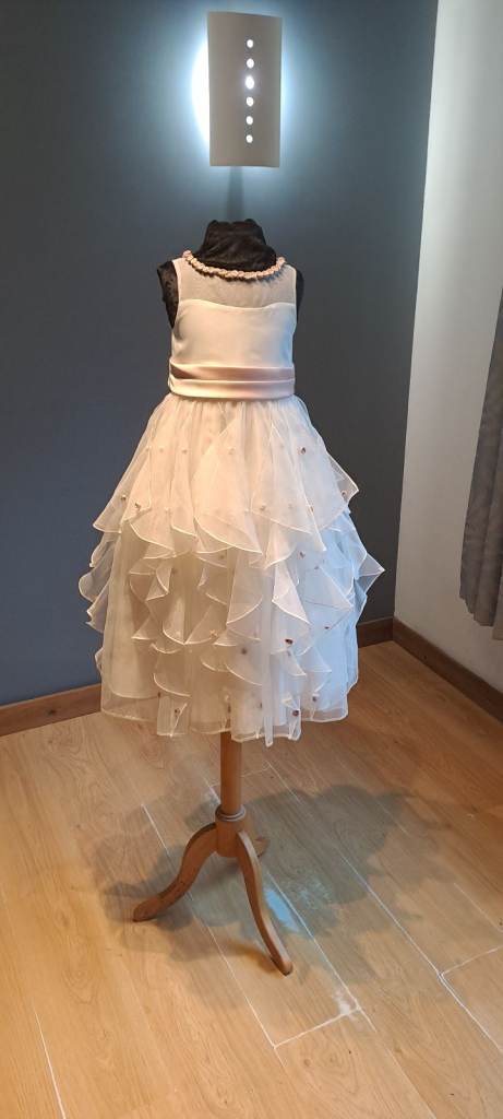 Flower Girl Dress white uk age 4 ( maybe)