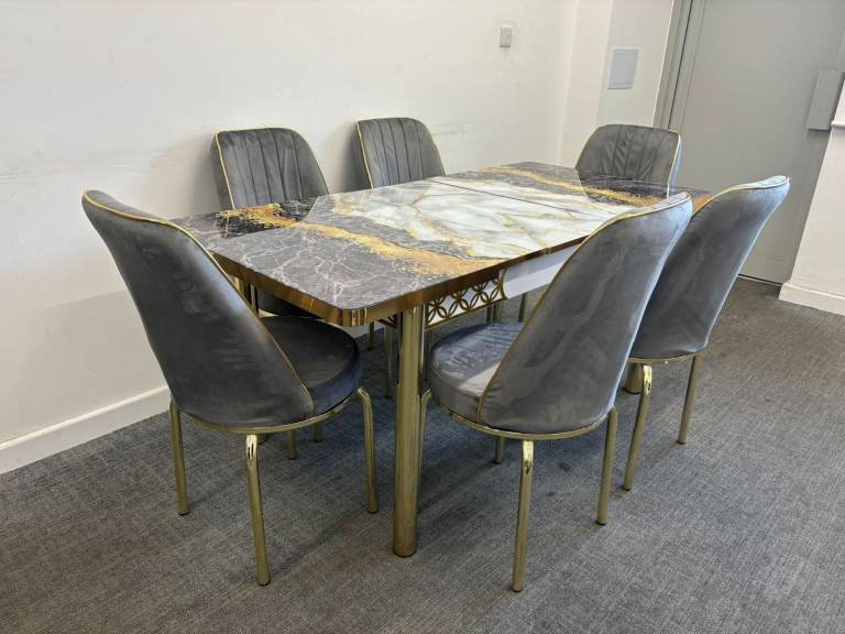 Brand New Extendable Dining Table with 6 Chairs – £360
