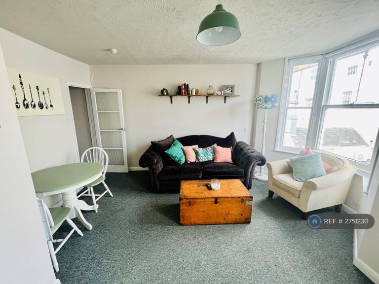 1 bedroom flat in Glenside Court, Brighton, BN2 (1 bed) (#2751230)