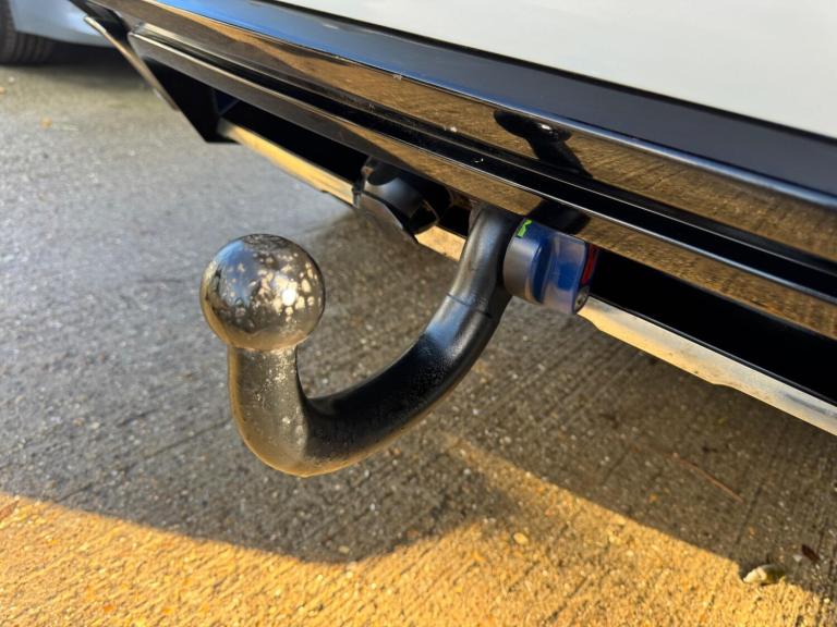 2015 Volkswagen Touareg 3.0 V6 TDI BlueMotion Tech 262 R-Line 5dr Tip Auto ESTATE DIESEL Automatic