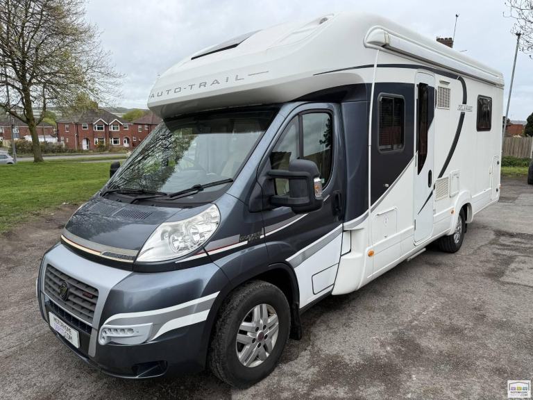 Auto-Trail Deleware 4 berth, 2 belt rear island bed motorhome Automatic 