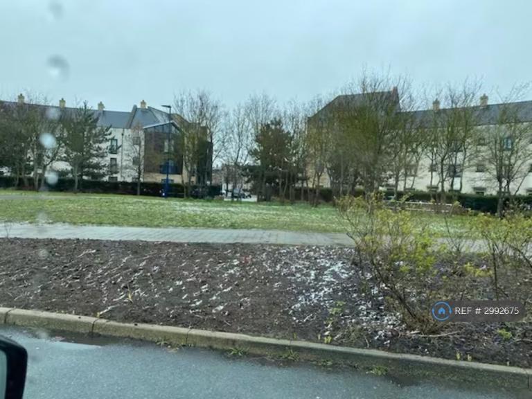 2 bedroom flat in Circus Drive, Cambridge, CB4 (2 bed) (#2992675)