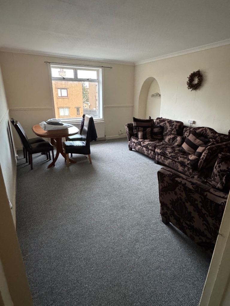 Lovely 3 bed property - upper villa with private garden