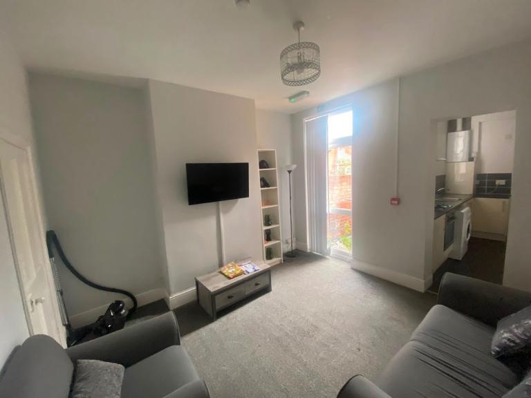 4 Bed House | Coventry 