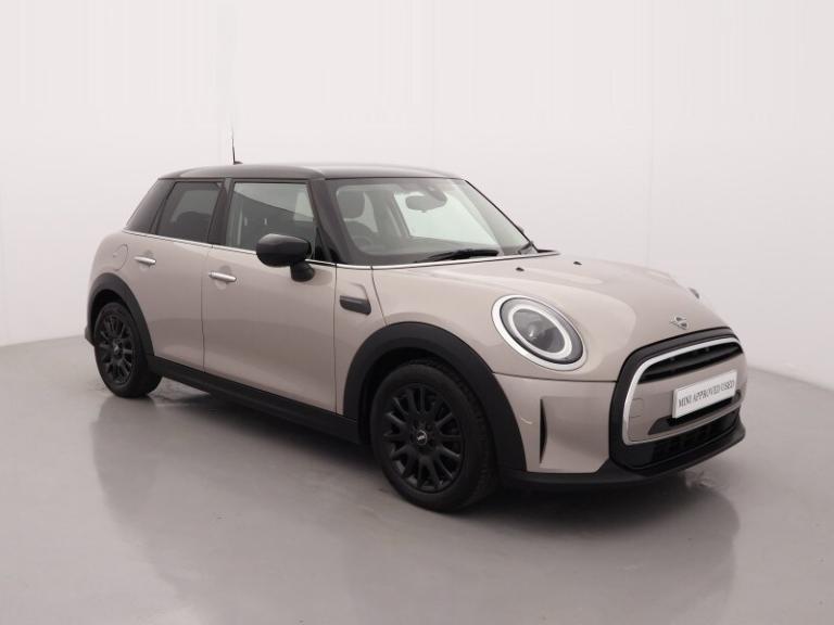 MINI HATCHBACK 1.5 Cooper Classic Premium 5dr Auto