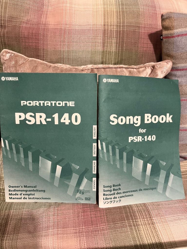 Yamaha PSR-140 Portatone Keyboard with Power Supply