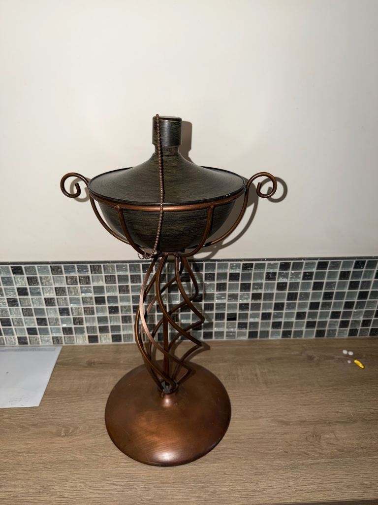 NEW & UNUSED Past Times Decorative Oil Lamp – 48cm Tall – Stunning Vintage Style