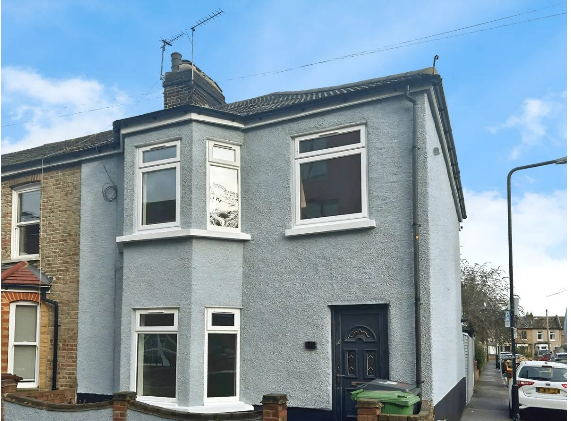 Spacious 4-Bedroom Home with Large Kitchen & Parking COMPANY LET ALLOWED