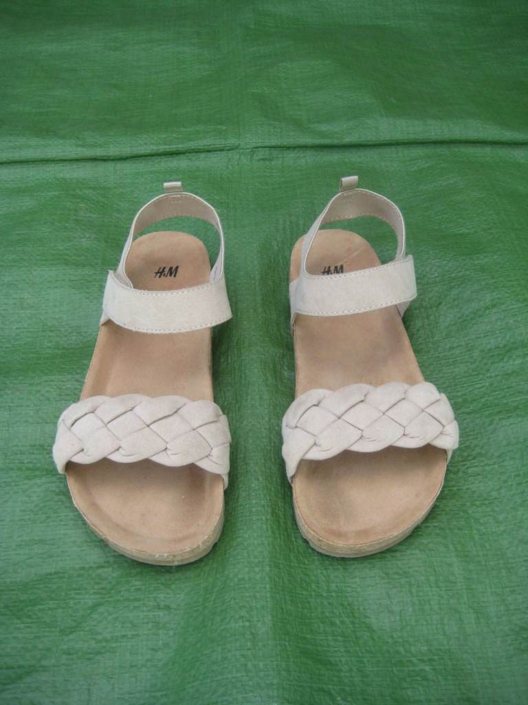 Pair of H&M Sandals UK Size 2/ EURO Size 34 for Only £2.00