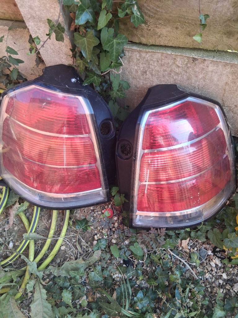 2006 vauxhall zafira rear lights 
