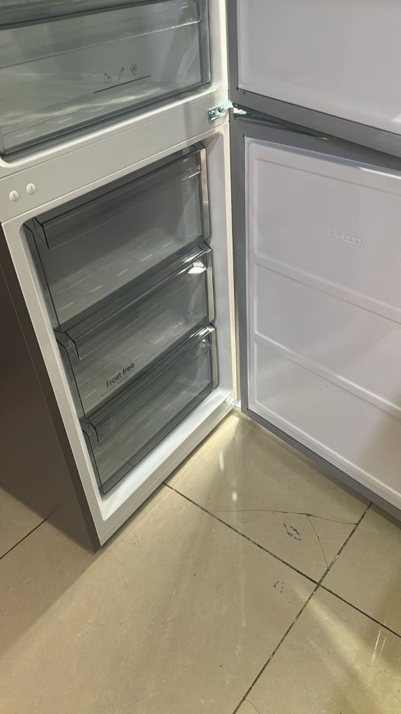 Kenwood KNF60X20 Silver Fridge Freezer – Frost Free, AS NEW