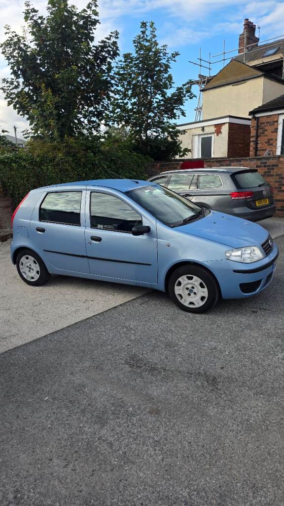 Genuine Fiat, PUNTO, Hatchback, 2004, Manual, 1242 (cc), 5 doors