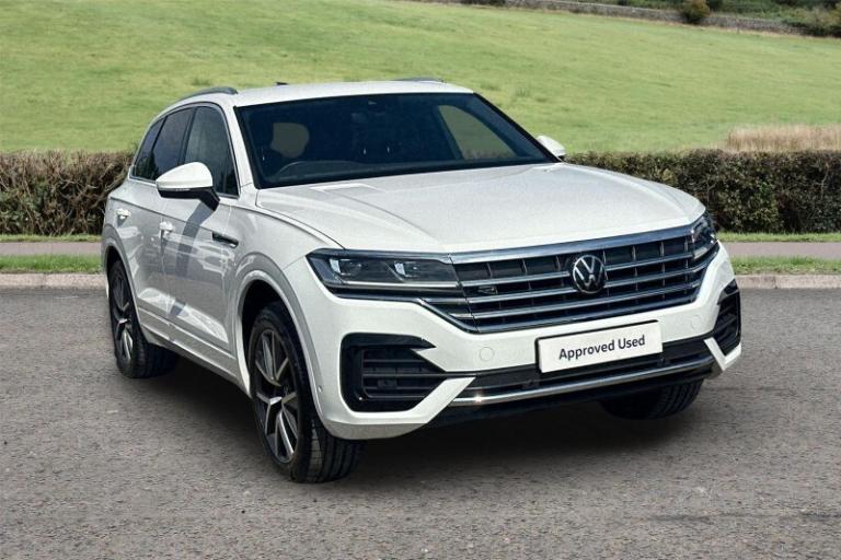 VOLKSWAGEN TOUAREG 3.0 V6 TDI 4Motion R-Line 5dr Tip Auto