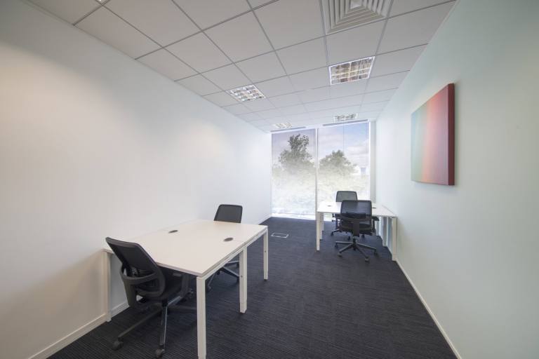 Swindon - SN5 6QR \ Day Office Access - Start Anytime