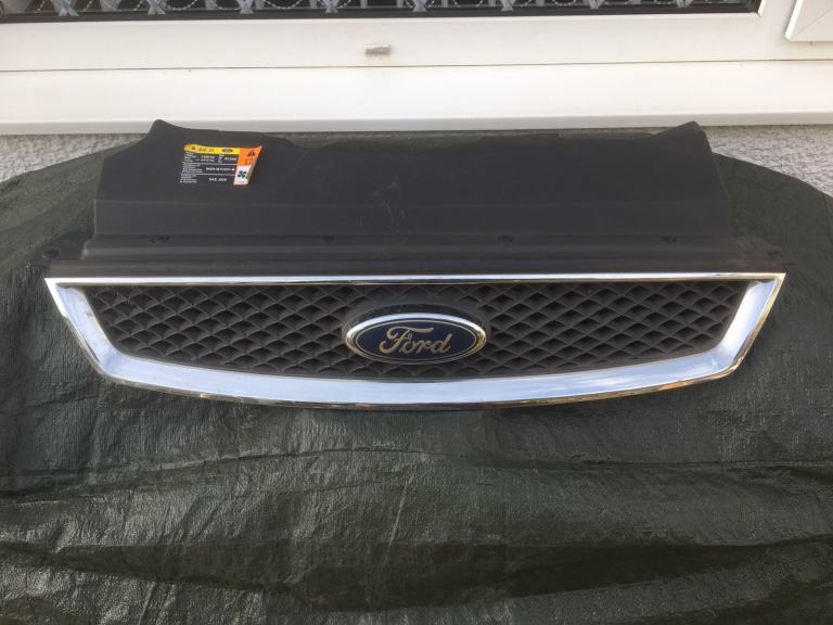 Genuine Ford Focus (Pre Face Lift) Front Grill