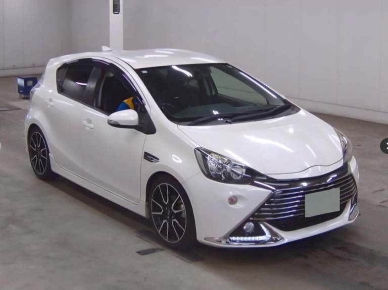 TOYOTA AQUA GS Gazoo Sport 1.5 Hybrid 5dr Auto JDM fresh Import 2014