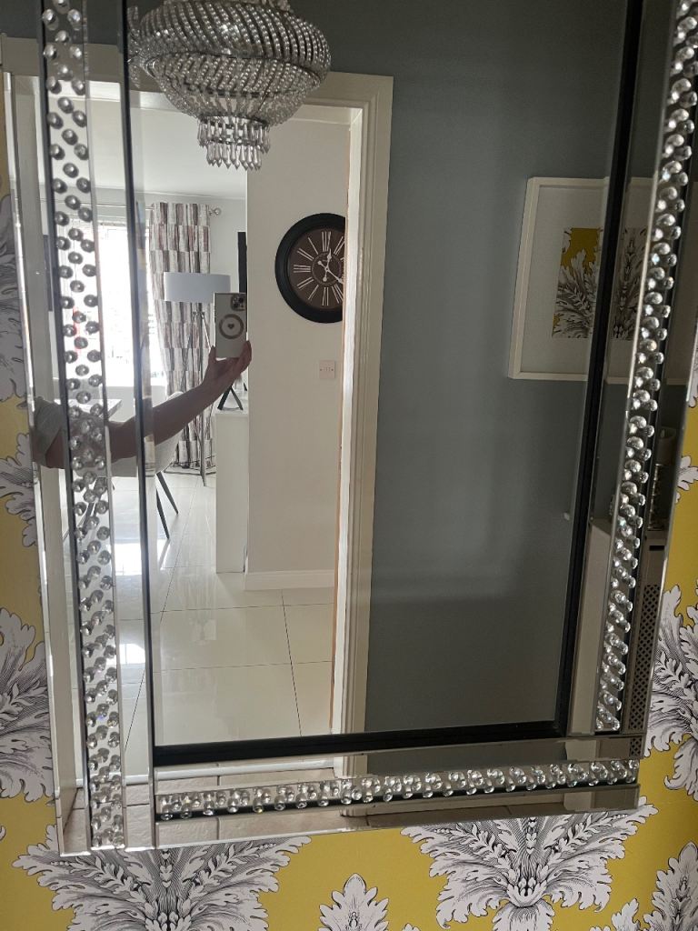 Decorative Wall Mirror with Crystal Edging – Good Condition