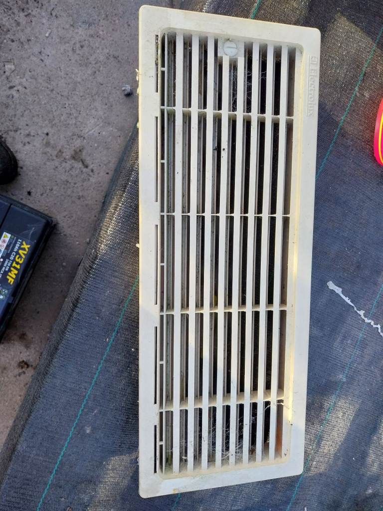 Caravan bottom fridge vent 