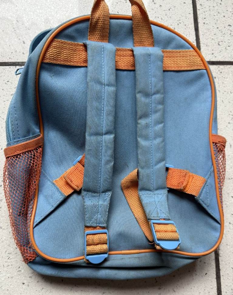 KIDS BACKPACKS HEY DUGGEE DESIGN RED OR BLUE, LITTLE USED ONLY £6 EACH, CAN POST