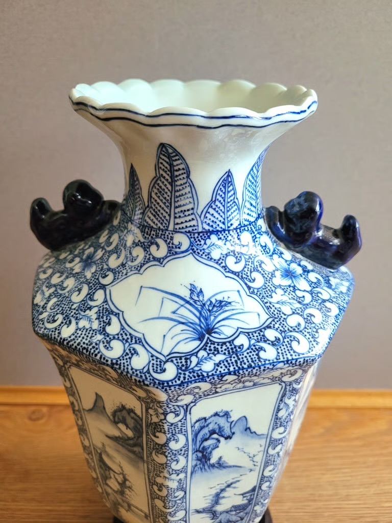 Antique Style Blue & White Chinese Vase