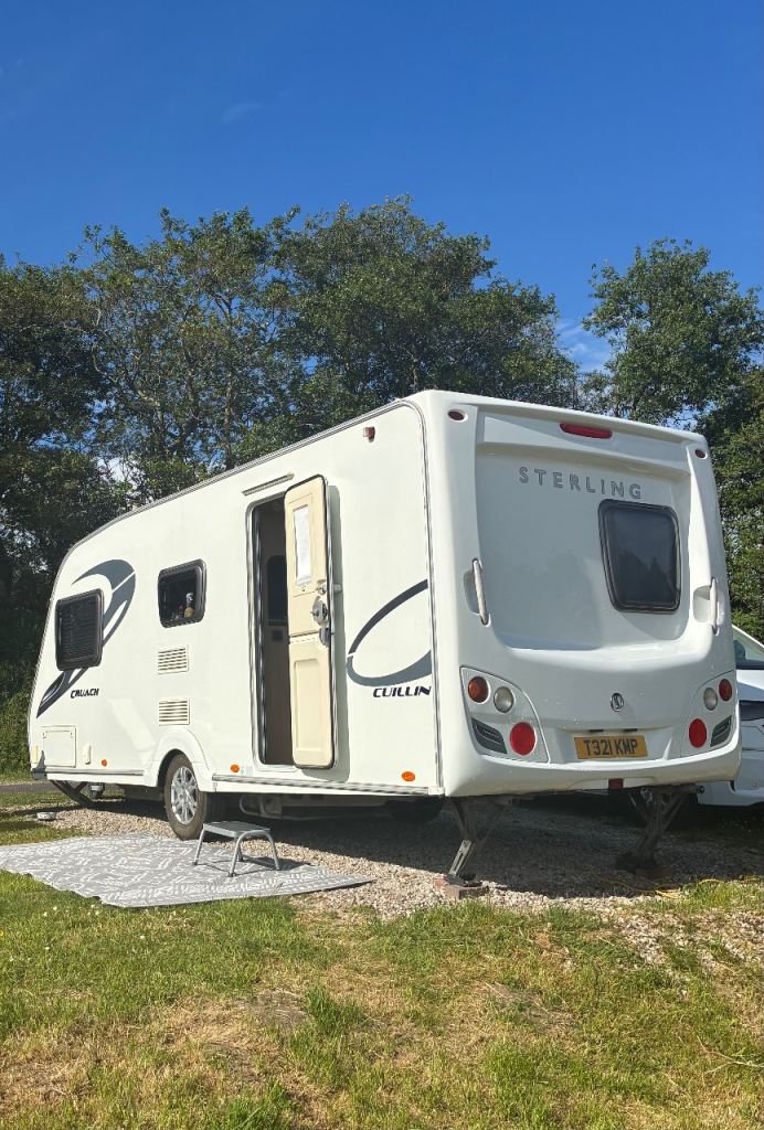 2011 sterling cullen caravan