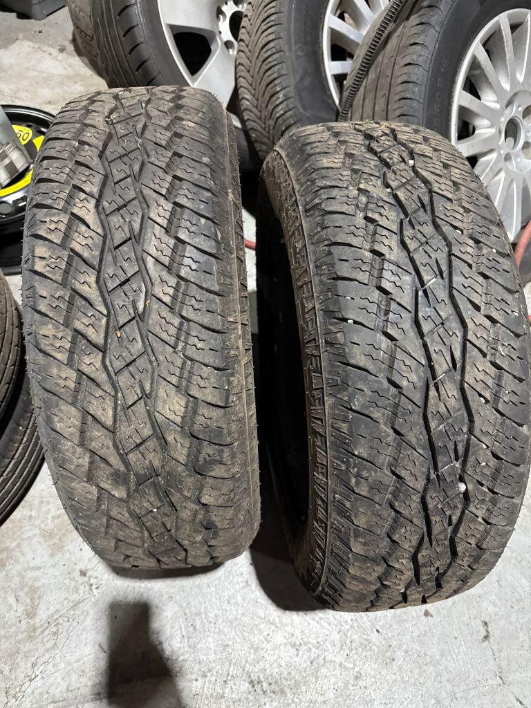 2x 215 65 16 98H Toyo Open Country A/T Plus tyres 
