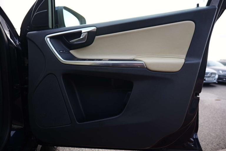 2016 Volvo XC60 2.4 XC60 SE Luxury Nav D5 AWD 4WD 5dr SUV Diesel Manual