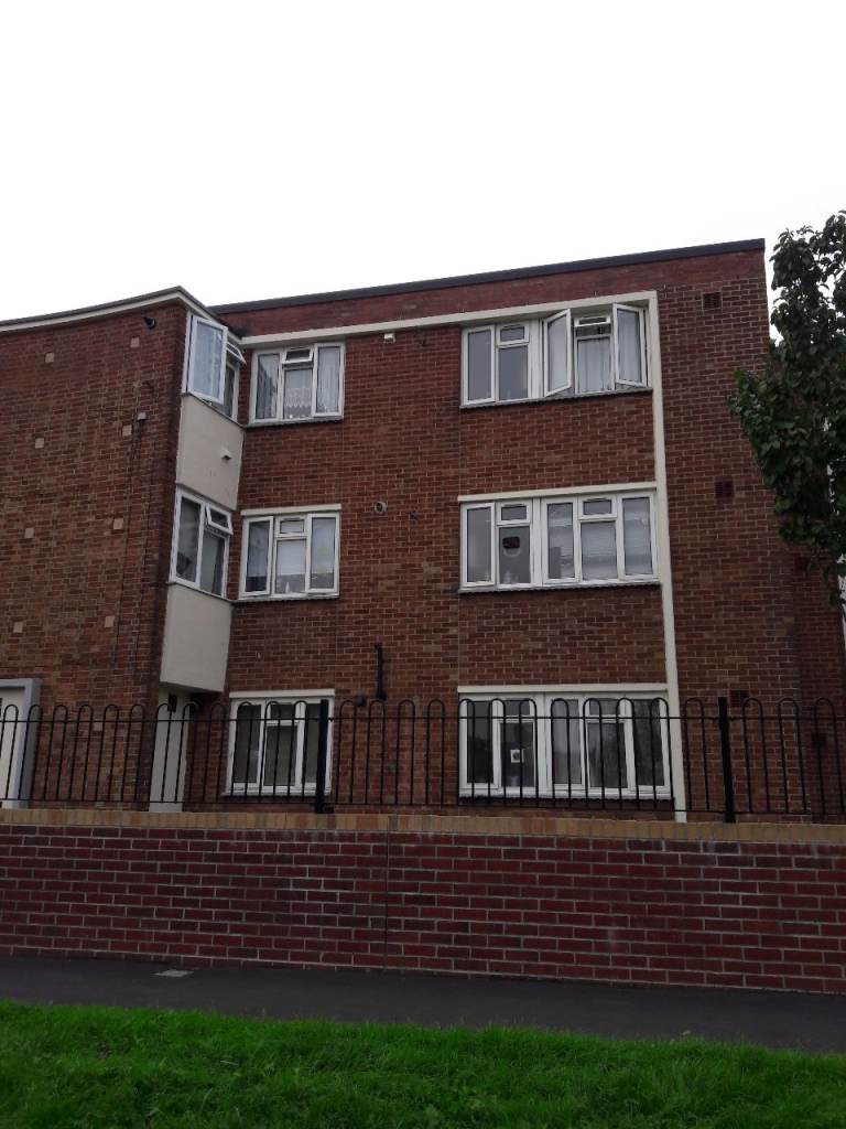 Private spacious 2 double bedrooms flat to let