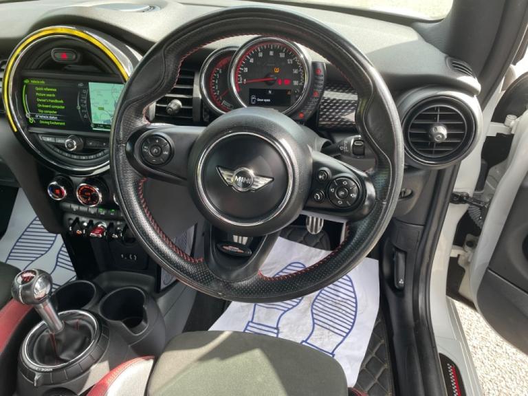  Mini Hatchback 2.0 John Cooper Works 3dr Petrol