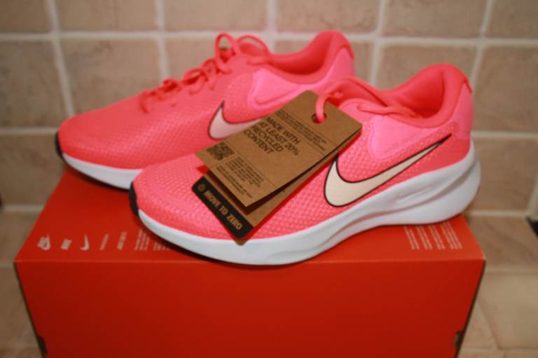 Nike Revolution 7 in Hot Punch/Crimson Tint Colourway - UK Size 5 **NEW**