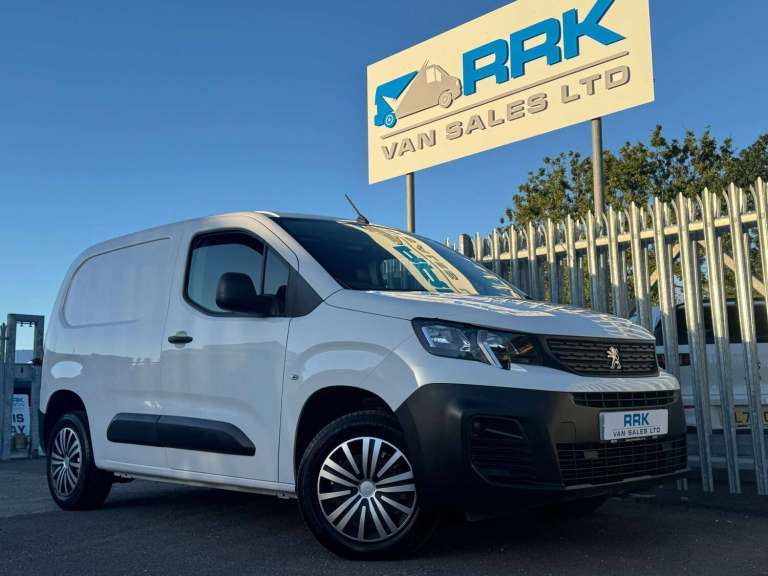 2023 Peugeot Partner 1000 1.5 BlueHDi 100 Professional Premium + Van PANEL VAN DIESEL Manual