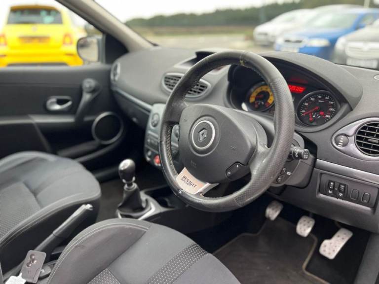  Renault Clio 2.0 16V RenaultSport 200 3dr Petrol