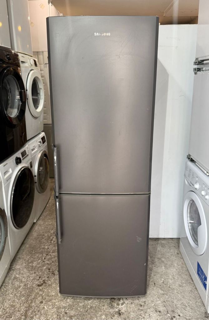 Samsung Fridge Freezer With Free Delivery N Warranty 