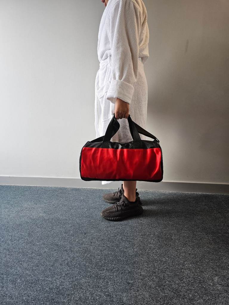 New Red+Black Ryanair Lightweight Holdall Travel Cabin Duffle Bag Under Seat Carry On Approved Size